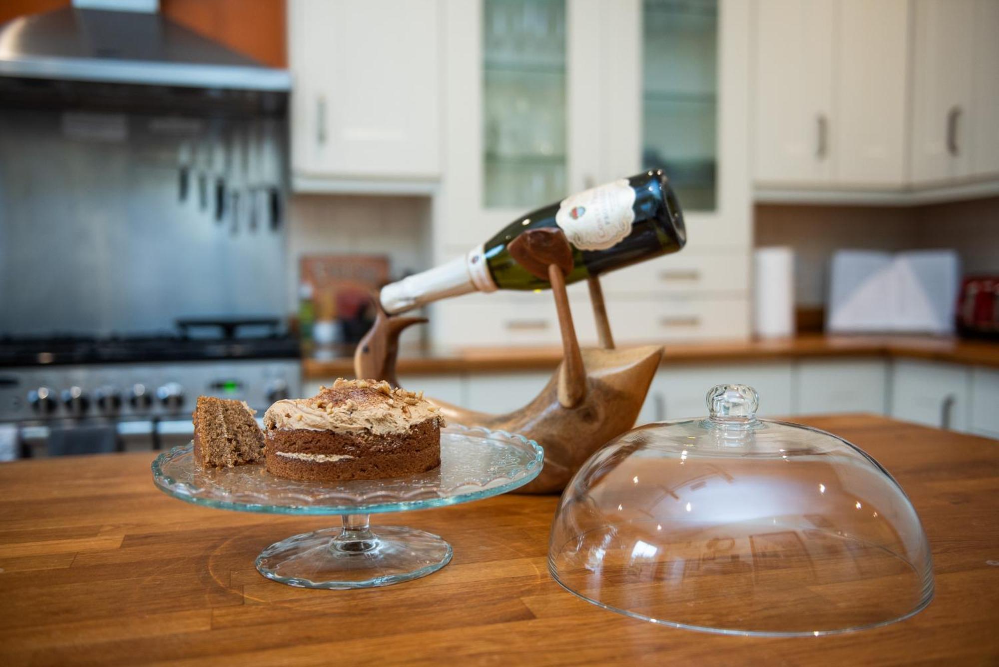 Spacious Retreat With River Views Near Peak District マトロック エクステリア 写真