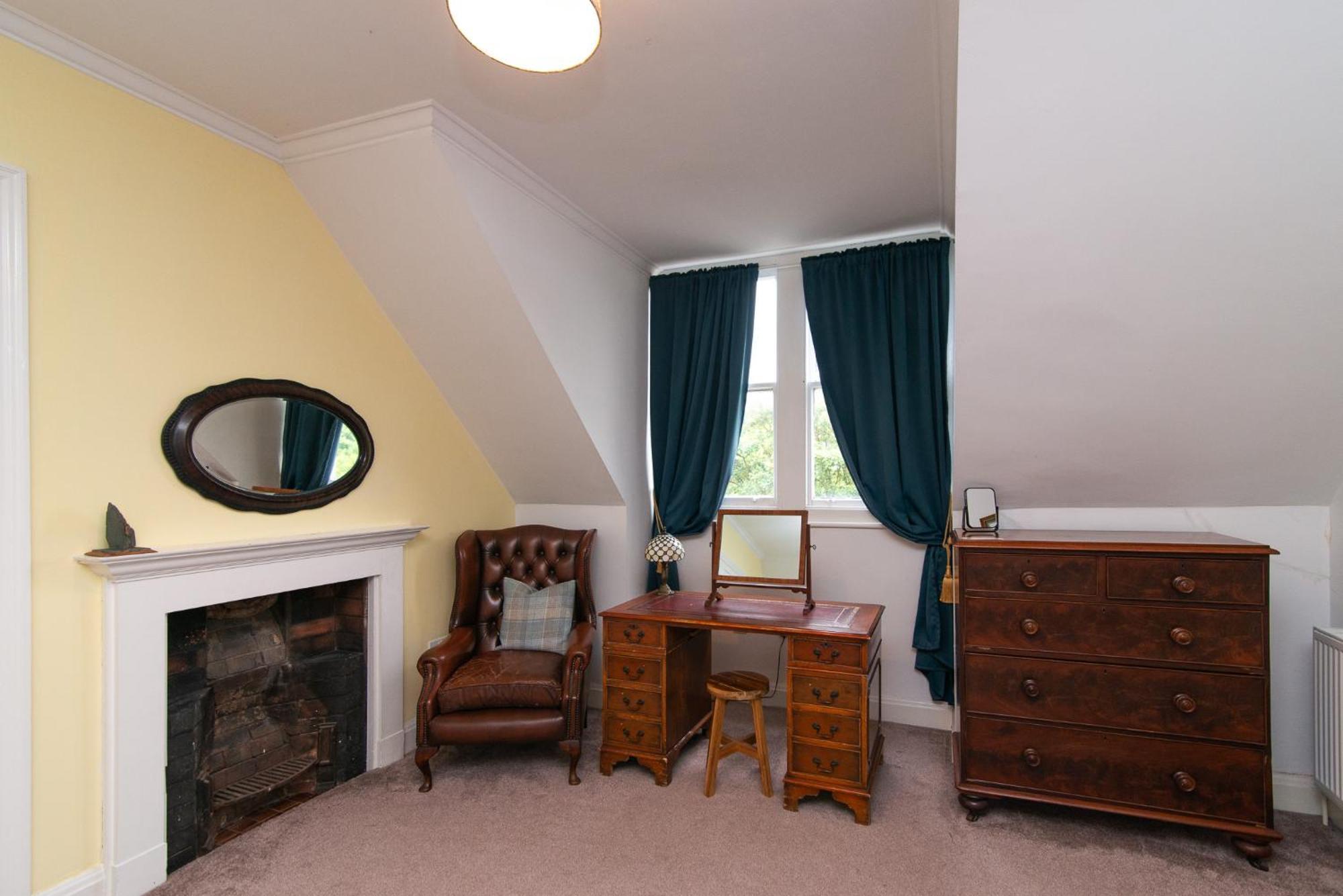 Spacious Retreat With River Views Near Peak District マトロック エクステリア 写真